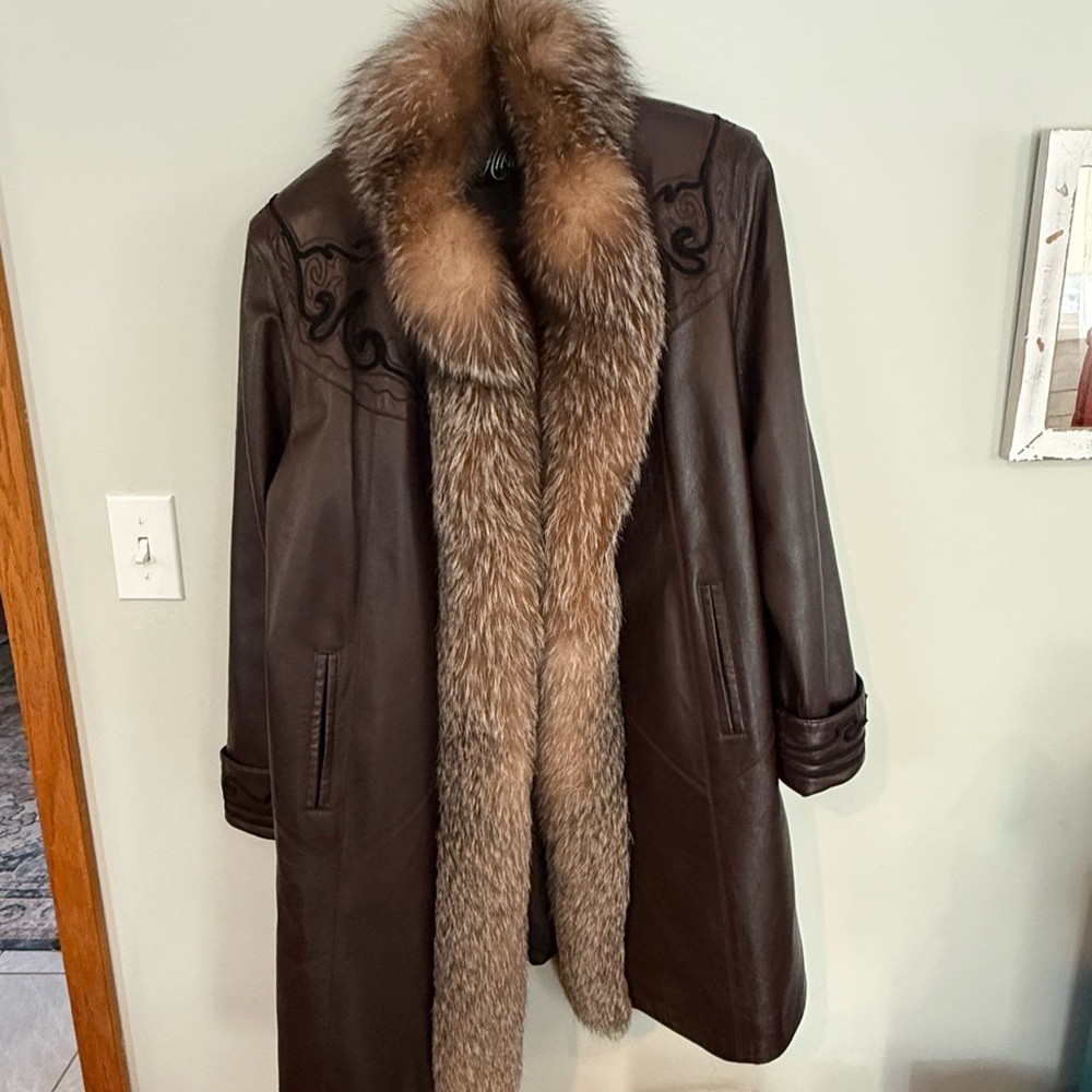 Elegant Brown Leather Coat with Fur Trim